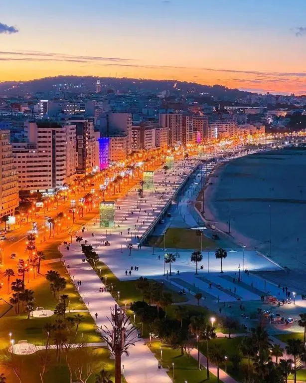 Intérieur d'un appartement avec vue mer géré par un membre du réseau à Tanger, près de la marina et de la plage