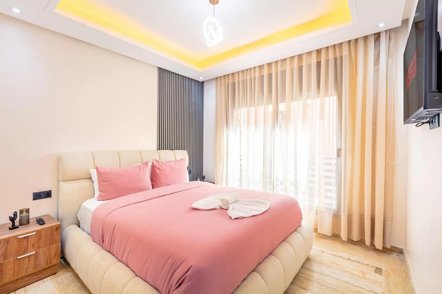 Intérieur d'un appartement géré par un membre du réseau au cœur de Guéliz, à Marrakech, avec parking