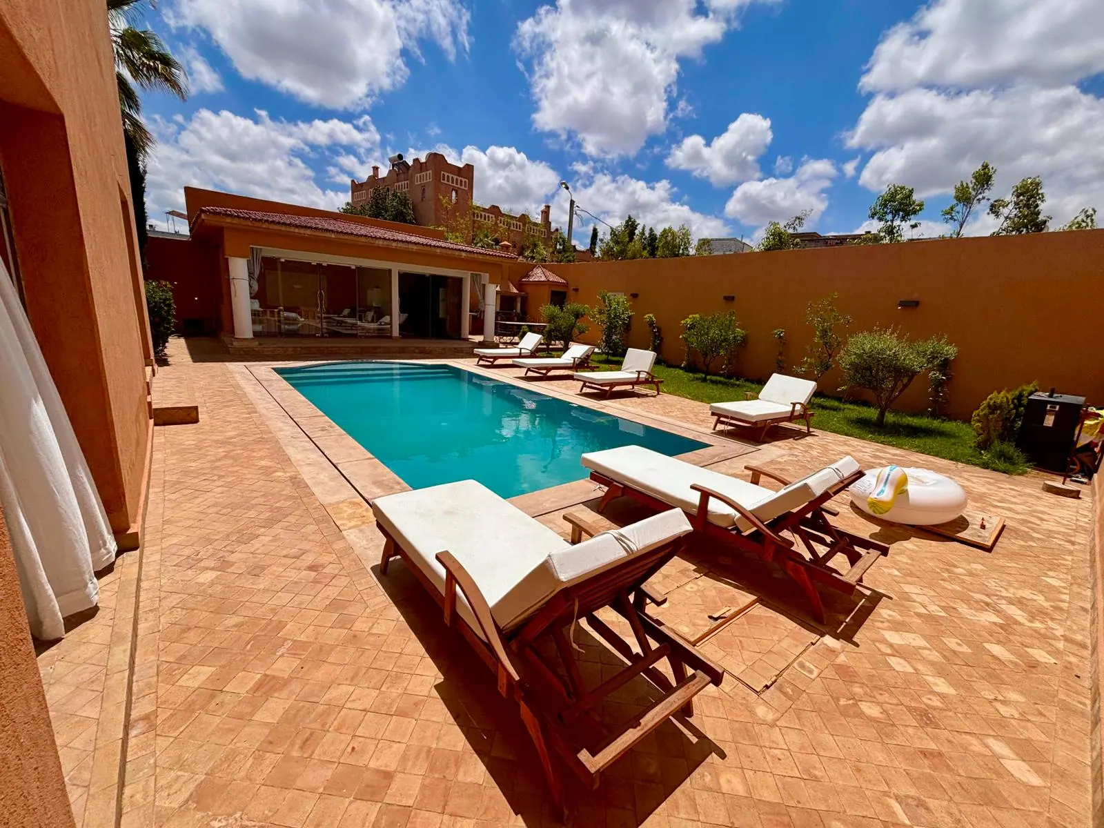 Villa avec vue sur l'Atlas et hammam, gérée par un membre du réseau sur la route d'Ourika près de Marrakech