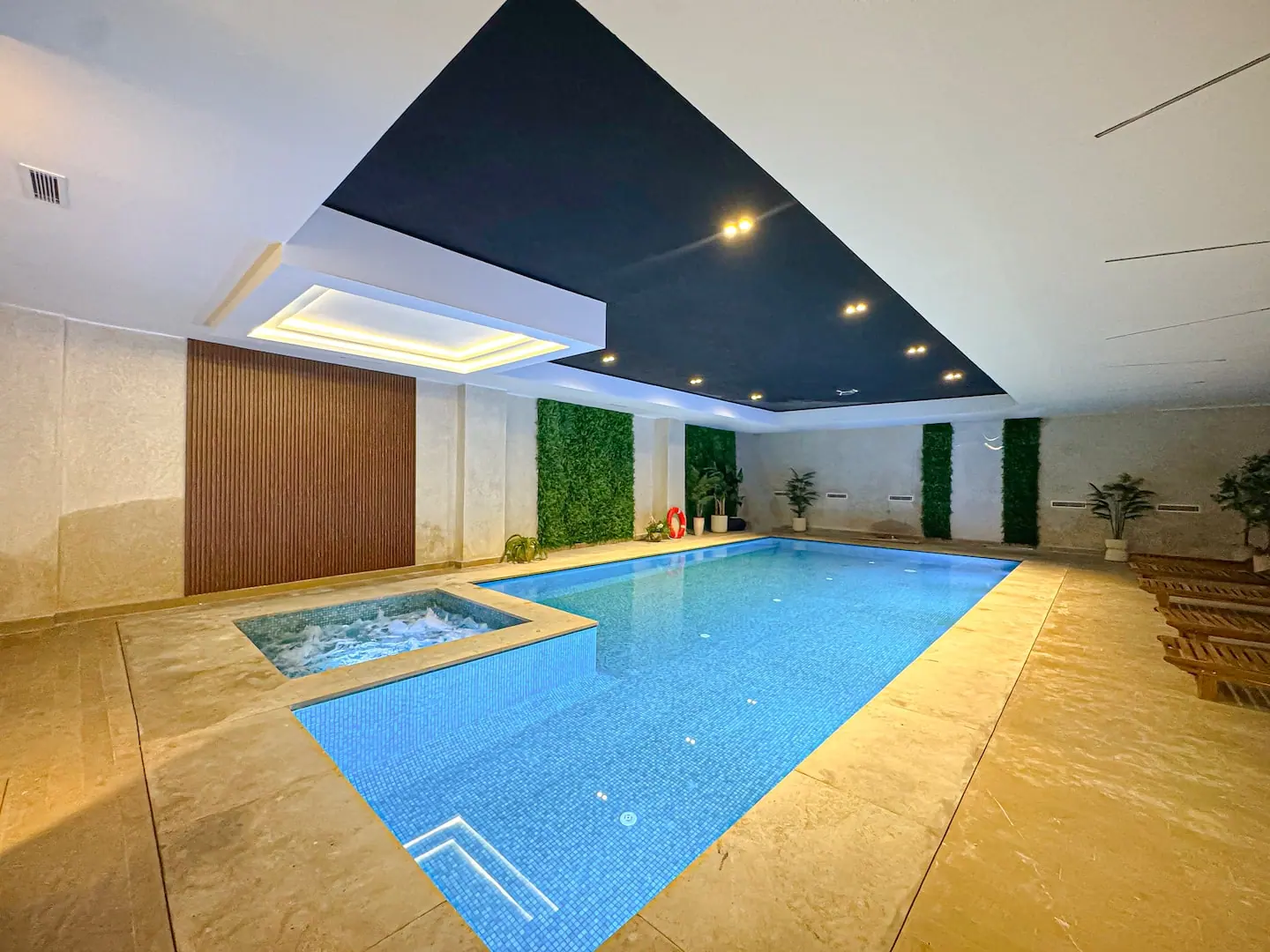 Luxury Studio Guéliz , Piscines, Jacuzzi & Fitness · photo 2