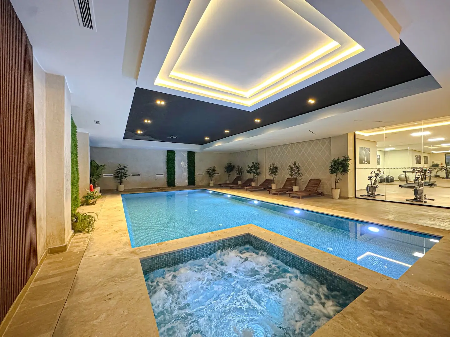 Luxury Studio Guéliz , Piscines, Jacuzzi & Fitness · photo 4