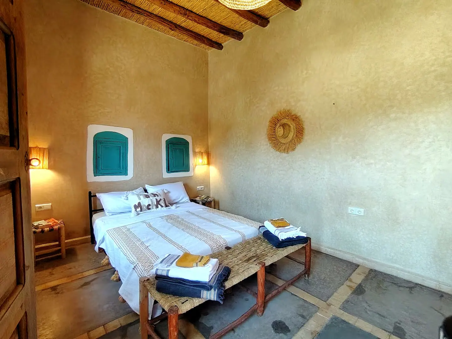 Maison beldi traditionnelle avec piscine et jardin gérée par un membre du réseau dans l'arrière-pays marrakchi