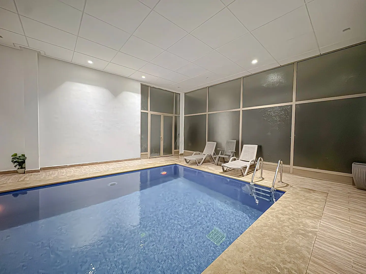 Urban Oasis (Piscine et Parking) · photo 4